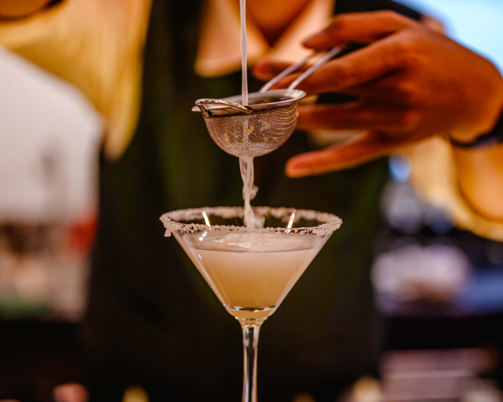 La formation “Employé Barman” devient “Métiers du Bar”